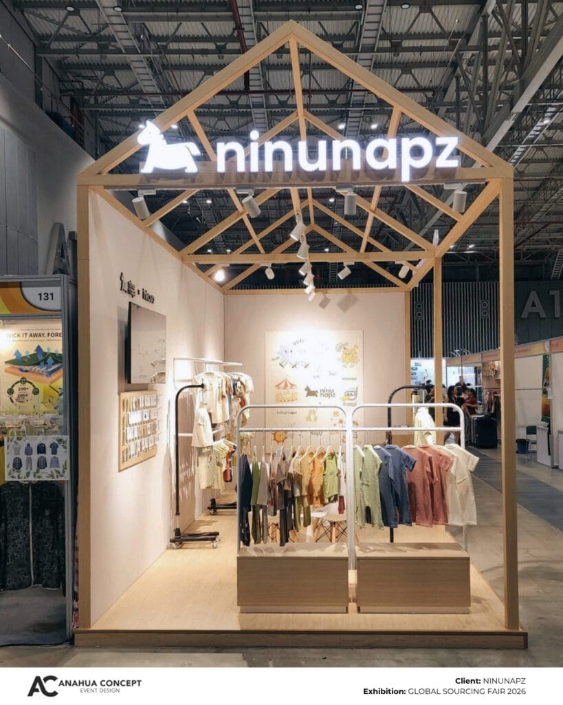 Strategic combination of traditional wooden materials and Octanorm system for a functional fashion exhibition booth